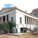 Γιάννης Ρίτσος, ο ποιητής της Δημοκρατίας, απαγγέλει τον πανηγυρικό της 1ης Επετείου του Πολυτεχνείου